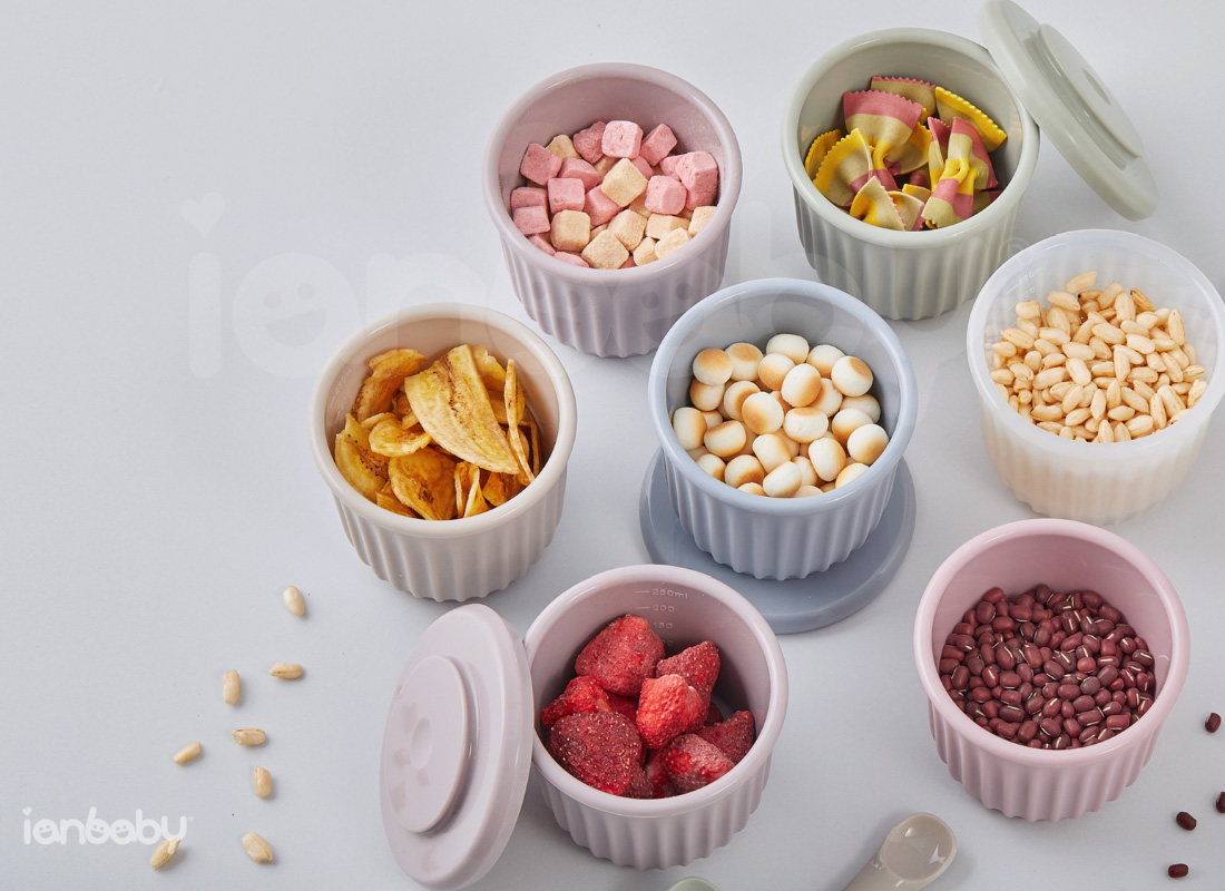 S-SB_01.jpg/ 除寶寶餵食碗外,ianbaby頂級鉑金矽膠多功能防漏碗亦可當成點心碗、食物儲存盒、密封盒‧‧‧等。