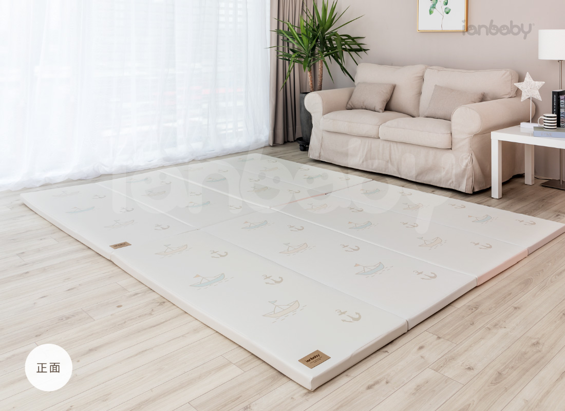 M-FM_17.jpg/ ianbaby 2in1韓製兒童折疊墊小小夢想船,正面為小船與船錨的設計,帶領著寶貝迎向浩瀚的大海。