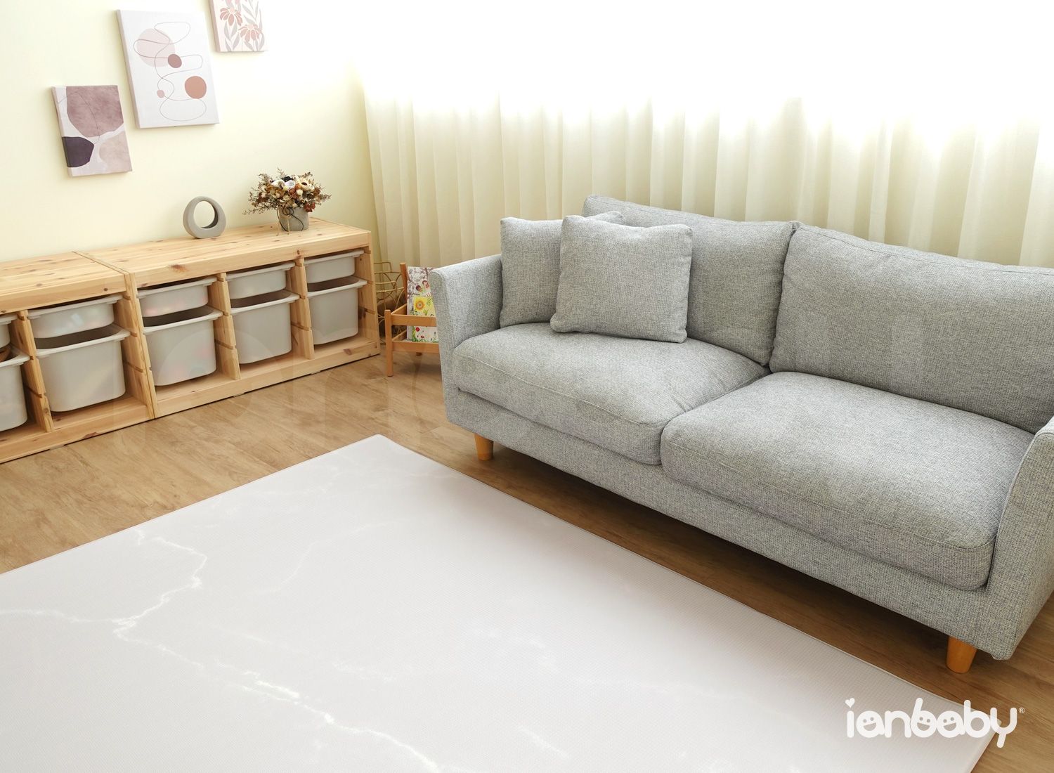 M-RM_a002.jpg/ ianbaby蒟蒻捲墊(磨石點點/輕奢雲霧)以簡單、安全為兩大訴求,選用安全無毒不致敏的親膚材質,搭配溫暖乾淨的簡單色調。