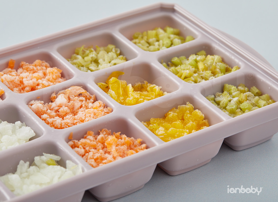 S-IC_03.jpg/ ianbaby頂級鉑金矽膠多功能食品分裝盒獨立分格設計，方便媽媽在備餐時計算餐點的營養攝取份量。
