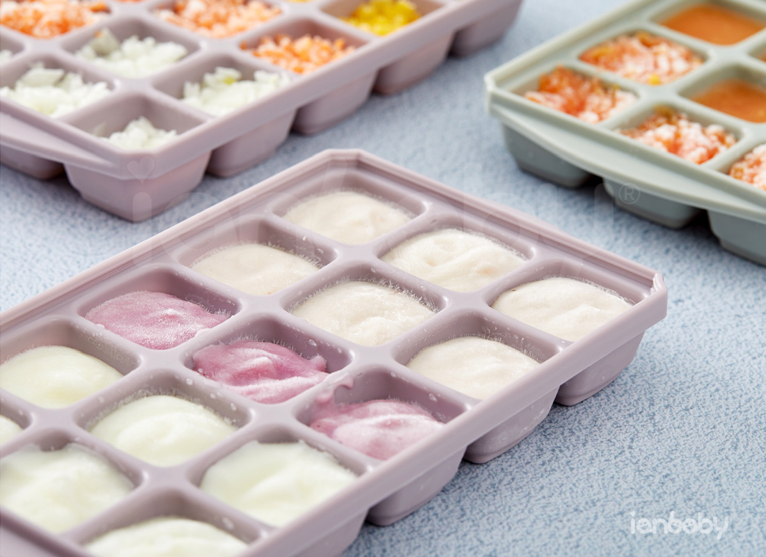S-IC_01.jpg/ ianbaby頂級鉑金矽膠多功能食品分裝盒的獨立分格設計使食材間美味不混淆，寶貝更能品嚐食材的差異性。