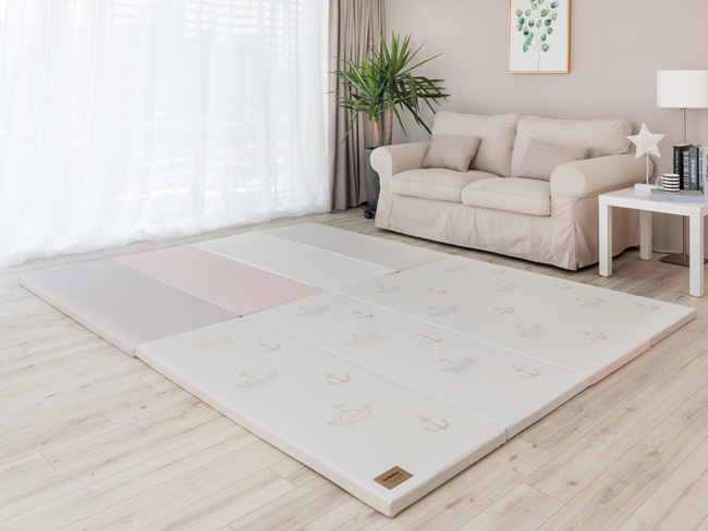 M-FM_62.jpg/ ianbaby 2in1韓製兒童折疊墊小小夢想船雙用風格設計,正反面皆可使用,隨空間的變化更改空間風格,有助於延長產品的使用年限。