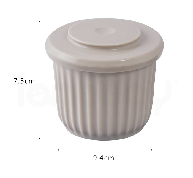 S-SB_14.jpg/ ianbaby頂級鉑金矽膠多功能防漏碗尺寸為9.4cm*7.5cm,重量145g,容量250ml,適用溫度範圍-50°C~250°C。