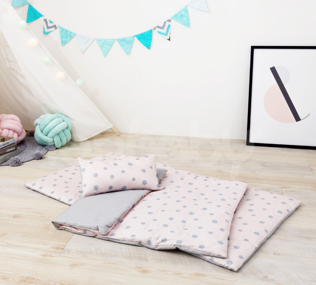 B-BB_02.jpg/ ianbaby 韓製寶寶睡袋可愛圖案配色粉嫩多樣，無任何有毒物質添加，棉質表布透氣不悶熱，居家外出皆方便使用。