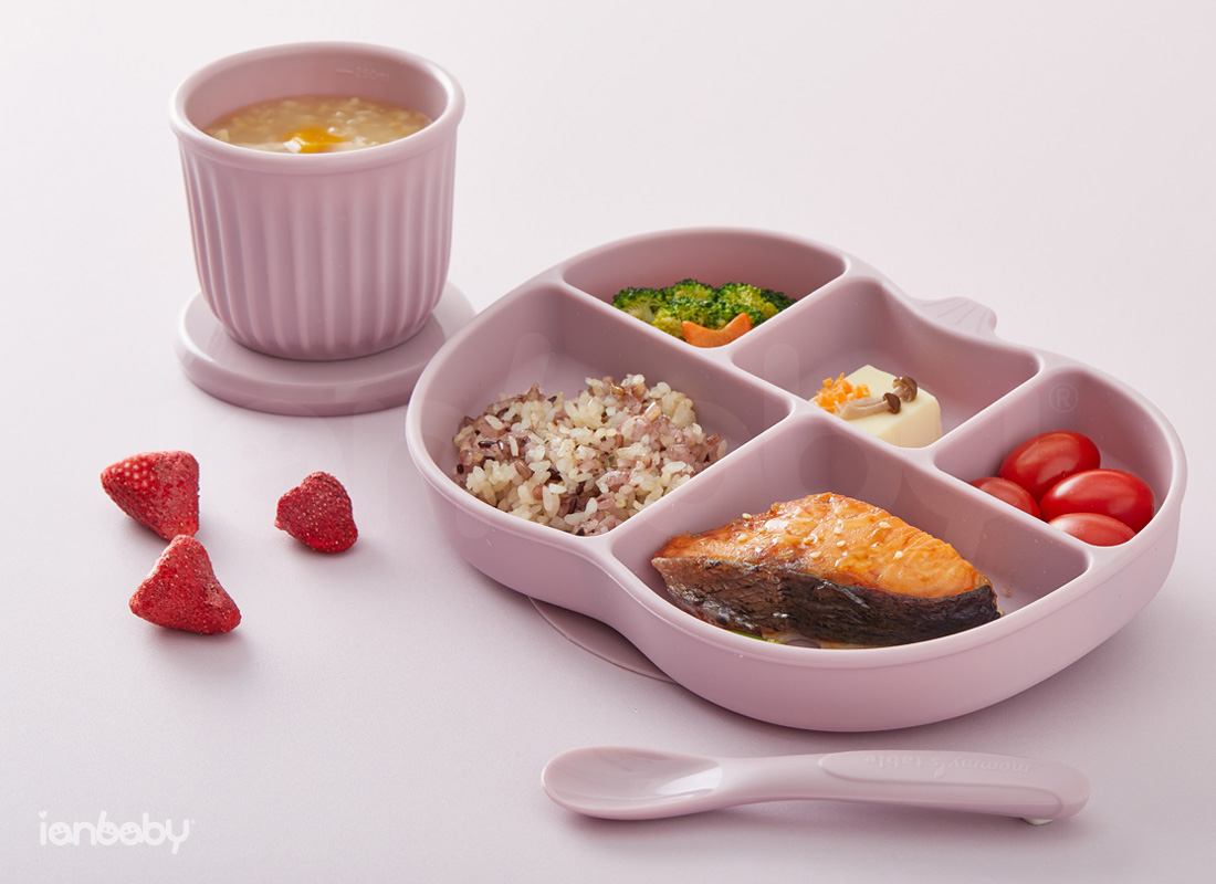 S-FT_03.jpg/ ianbaby頂級鉑金矽膠吸附學習餐盤選用材質安全單純的頂級鉑金矽膠,使用上最安心。