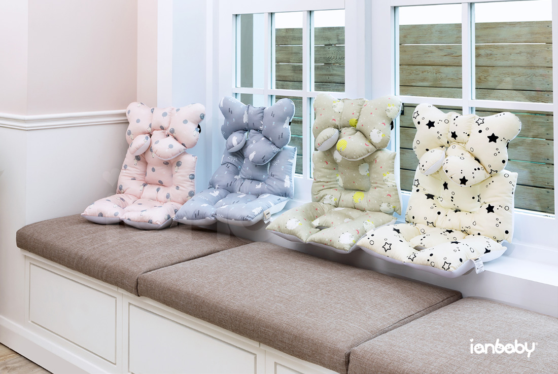 O-BS_08.jpg/ ianbaby 韓製全身包覆墊有四種花色可供選擇北極熊物語、粉嫩氣球兔、晚安小綿羊與五角星星糖。