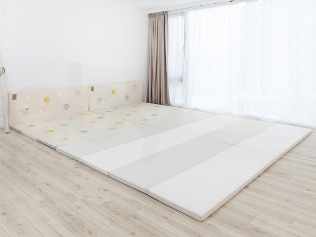 M-FM_68.jpg/ 可隨空間的變化折疊,ianbaby 2in1韓製兒童折疊墊粉彩雞蛋仔提供不同的風格與超大的活動空間。